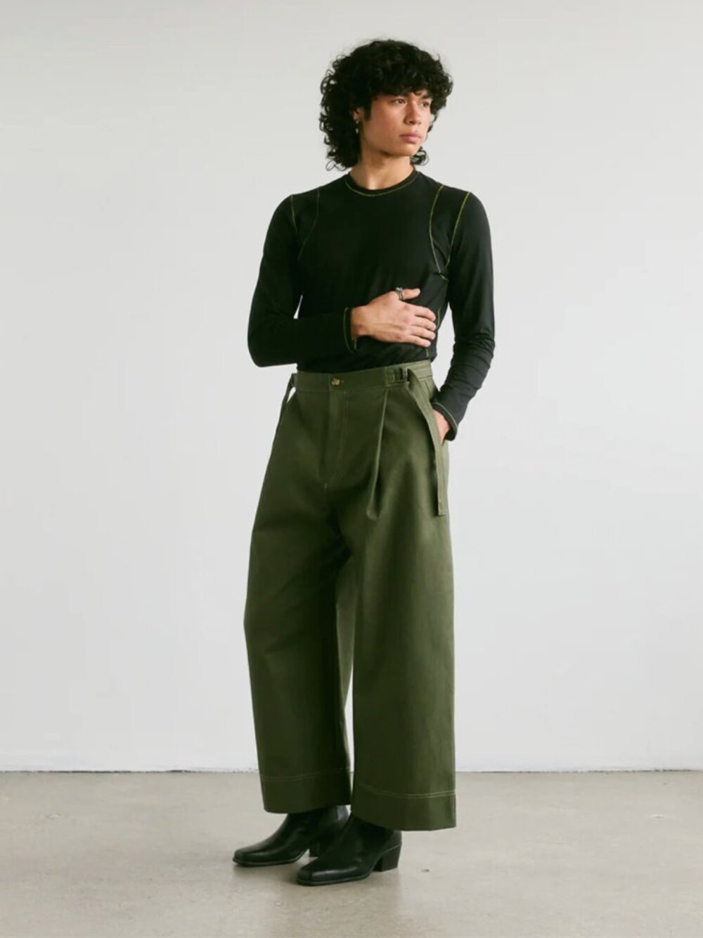 ISO: Veri Dario Pants Small or Medium